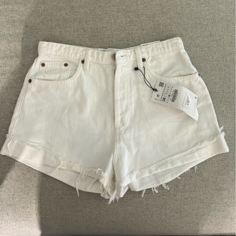 ZARA White High-Rise Denim Shorts | NWT | Size 6 - Picture 2 of 8